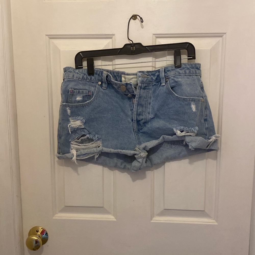 Women’s/Junior’s shorts size 11/29.